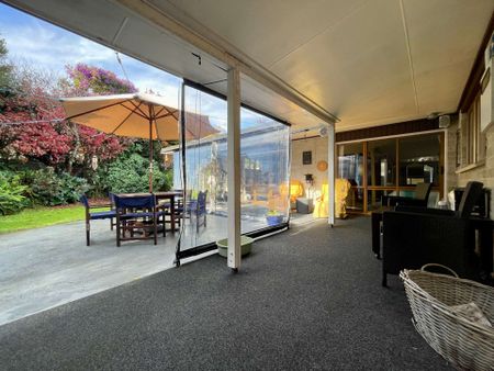 Charming Family Home Available in Whakatane - Photo 3