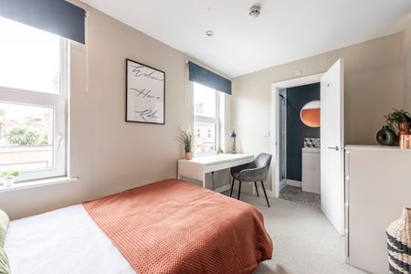 UK Award Winning, exceptionally high standard, design-led, immaculate, quiet but friendly & sociable shared home in prime location, close to Chester City Centre, transport, good shops and leisure. - Photo 5