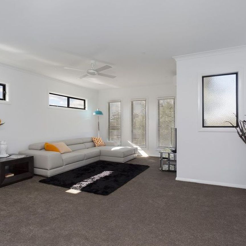2/31 Booth Street, Golden Square - Photo 1