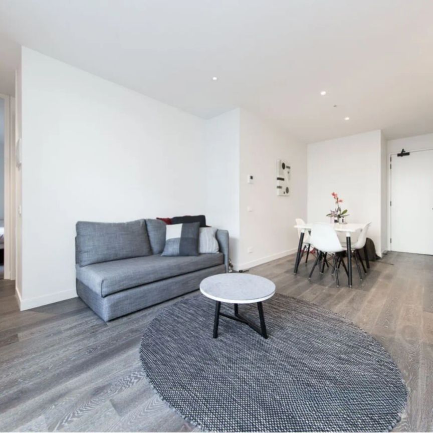 Convenient Upper House location - Photo 1