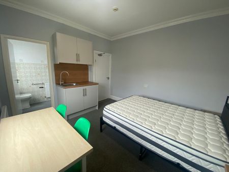 Studio to rent - Photo 3