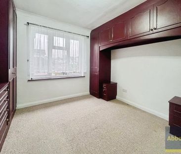 Avondale Road, Basildon - Photo 2