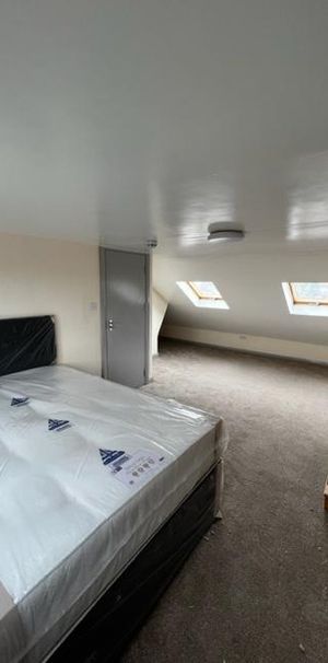 1 bedroom in a house share to rent - Photo 1