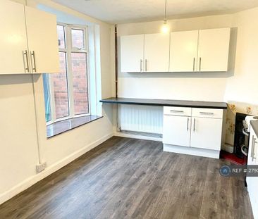 3 bedroom semi-detached house to rent - Photo 6