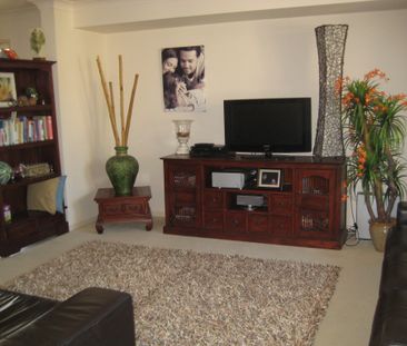 75 Lambor Drive, Mudgeeraba QLD 4213 - House For Rent | Domain - Photo 2