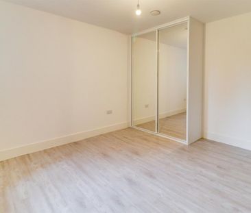 1 BED Apartment To rent - Photo 2