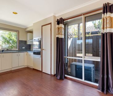 Comfortable Family Living Steps from Willmott Park Primary - Photo 5