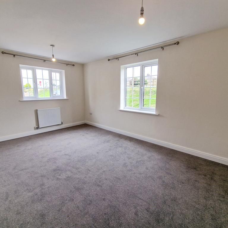 4 bedroom detached house to rent - Photo 1