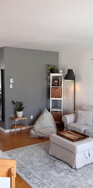 Charmant jumelé, sur 3 étages, rénové au goût du jour - Photo 1