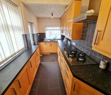 3 bedroom semi-detached house to rent - Photo 4