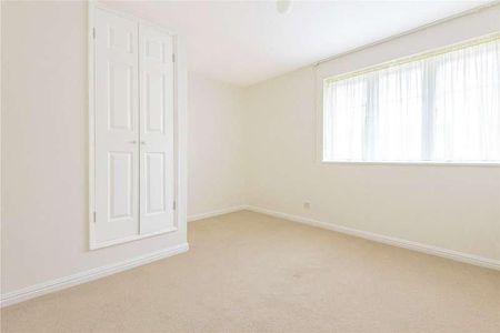 Warwick Close, Chandler's Ford, Eastleigh, Hampshire, SO53 - Photo 2