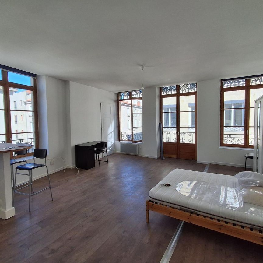 Location Appartement 1 pièce 38m² ST ETIENNE 42000 - Photo 1