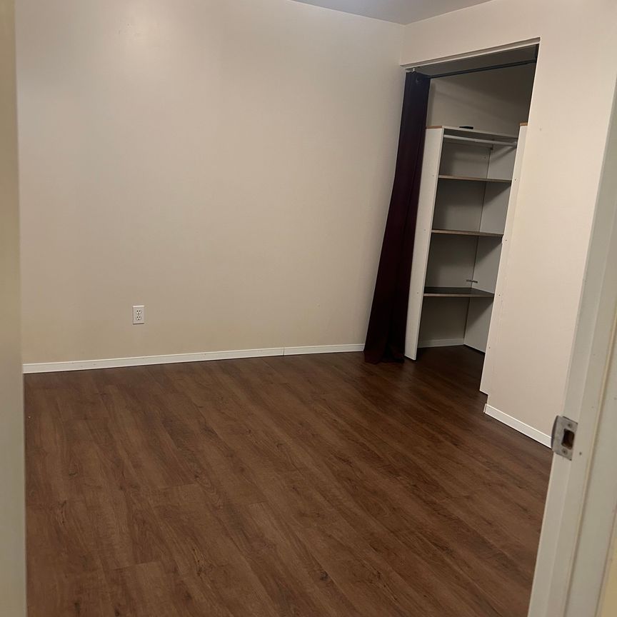 For Lease - 734 Pam Crescent, Newmarket, Ontario - Photo 1