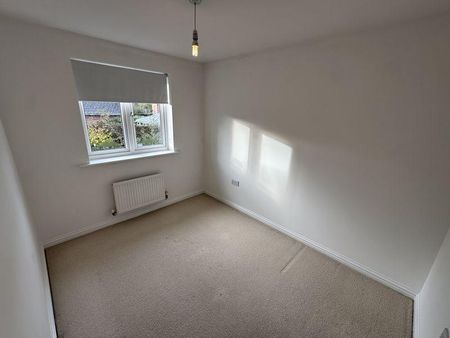 3 bedroom end of terrace house to rent - Photo 3