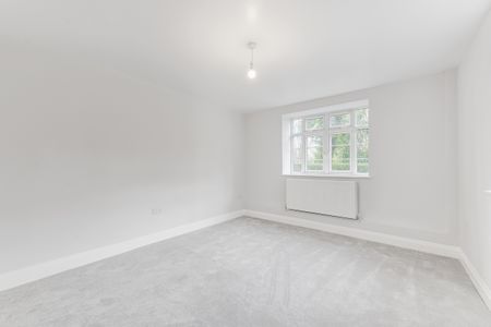 North Circular Road, London, NW11 - Photo 2