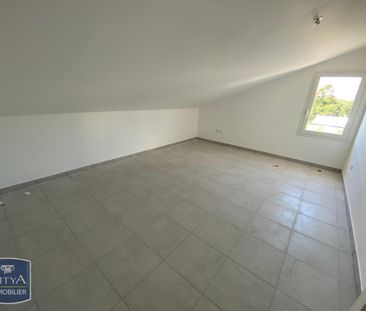 Location Appartement 4 pièces 110m² STE CLOTILDE 97490 - Photo 4