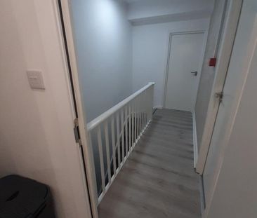 Studio Flat, London, SW1V - Photo 3