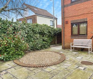 Kerris Close, Manchester, M22 - Photo 5