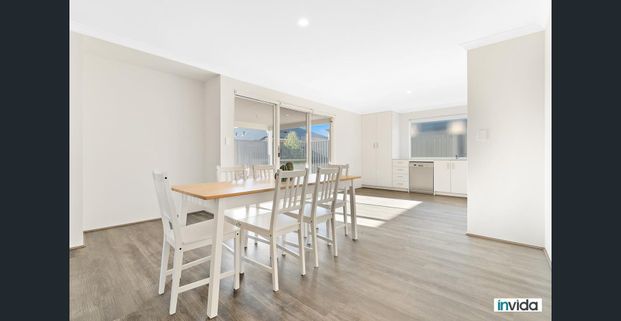 FULLY FURNISHED, LOCKABLE ROOM IN SHARED HOUSE. PRICE INCL GAS, WATER, INTERNET. COUPLES ARE WELCOME! - Photo 1