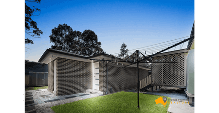 BEAUTIFUL TWO BEEDROOM GRANNY FLAT 🏠🏠 - Photo 2