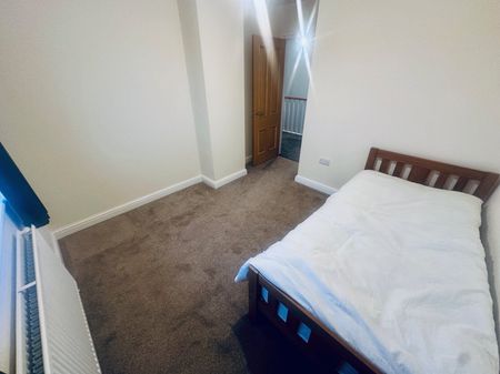 Main Street - Photo 2