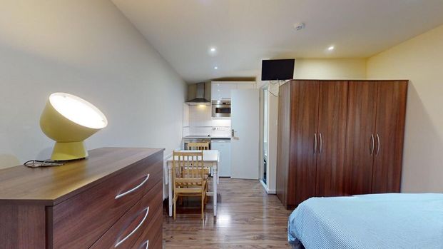 Studio to rent - Photo 1