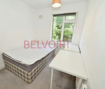 Semi-detached house to rent on - Photo 2