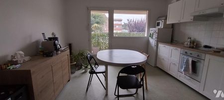 Appartement de type 3 au 1er étage Appartement de 72 m² (loi carrez) comprenant un hall avec p... - Photo 4