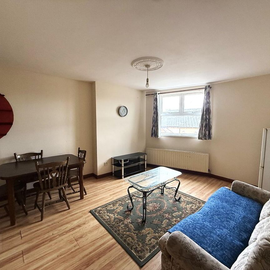 Unit B, 156 Moore St - Photo 1