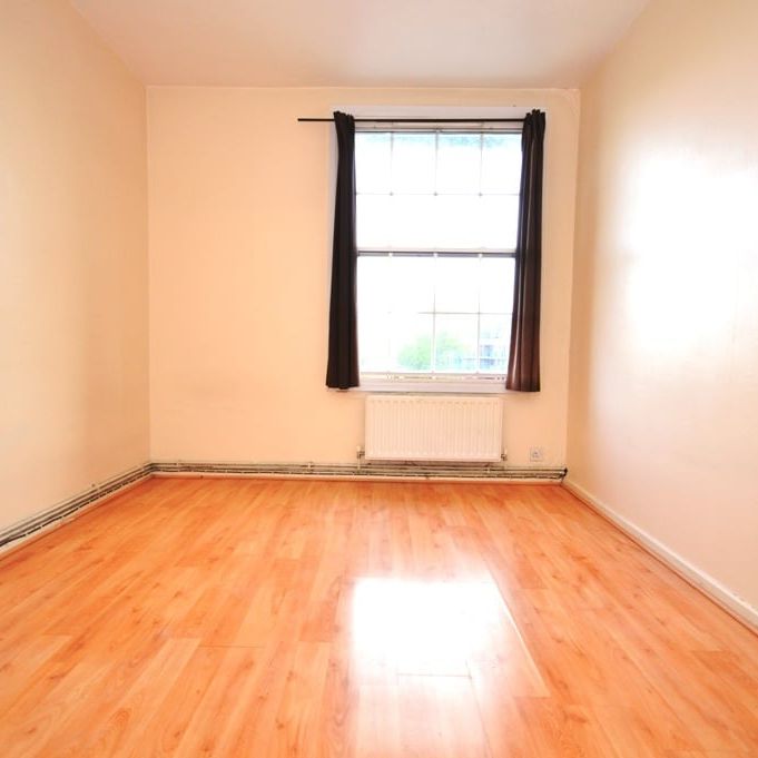2 Bed Flat, Shadwell Gardens, E1 - Photo 1