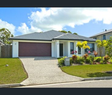 Modern Family Home with Swimming Pool Retreat - Photo 3