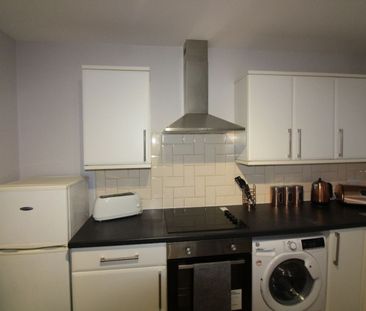 Flat, Geoffrey Street, Preston - Photo 2