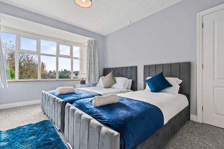 4 Bed Semi-Detached House, Lidgett Park Avenue, LS8 - Photo 4