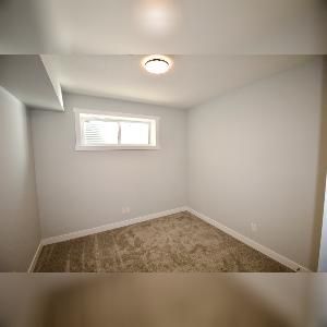 1 Bed 1 Bath BSMT Suite Blatchford Central Edmonton - Photo 1