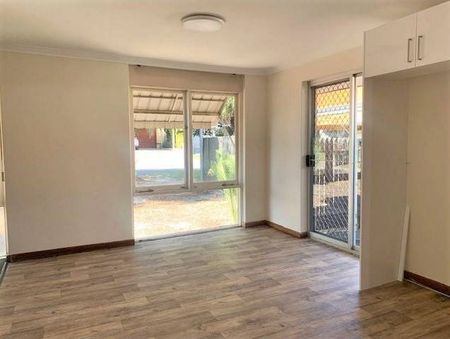 Spacious Home with Study - Photo 3