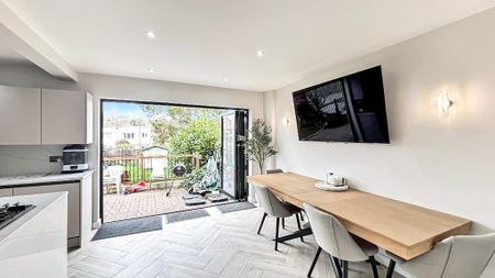 3 bedroom semi-detached house to rent - Photo 3