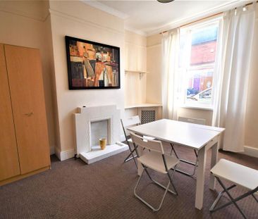 4 bedroom terraced house to rent - Photo 1