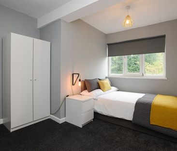 5 Bed Semi-Detached House, City Road, NG7 - Photo 3