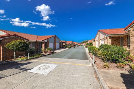 Prime Location and Endless Comfort: 3-Bedroom Townhouse in Eight Mile Plains - Photo 3