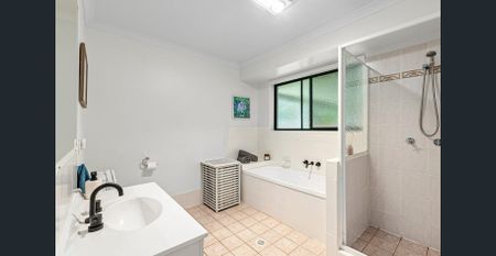 FAMILY HOME WITH POOL IN HERITAGE GARDENS ESTATE - Photo 5