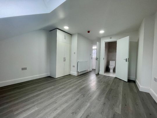 5 bed terraced house to rent in Meyrick Road, London, NW10 - Photo 1