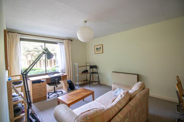 Manhattan Drive, Cambridge - Photo 1