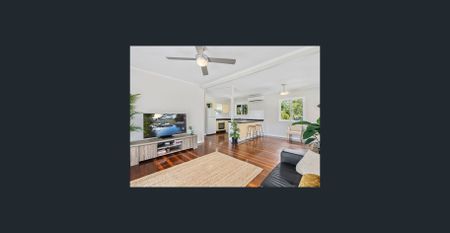 North end home with loads of storage - Photo 2