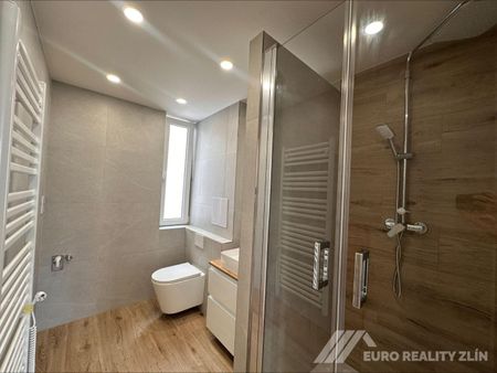 Pronájem bytu 3+kk 64 m², Ševcovská, Zlín - Photo 3