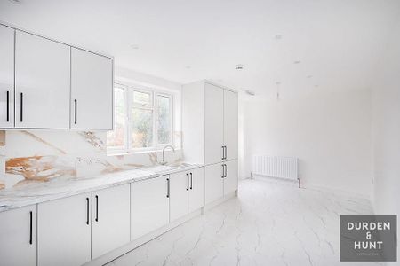 Annalee Gardens, South Ockendon - Photo 5