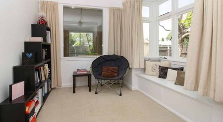 ROSLYN - 1 BEDROOM - Photo 5