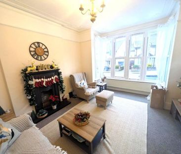 4 bedroom semi-detached house to rent - Photo 2