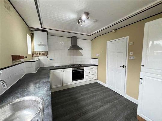 Endcliffe Crescent, Scarborough, YO12 - Photo 1