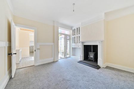 3 bedroom terraced house to rent - Photo 3