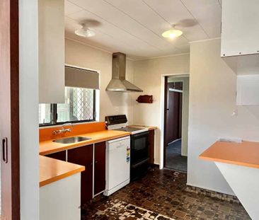 Family home in Tamatea - Photo 4